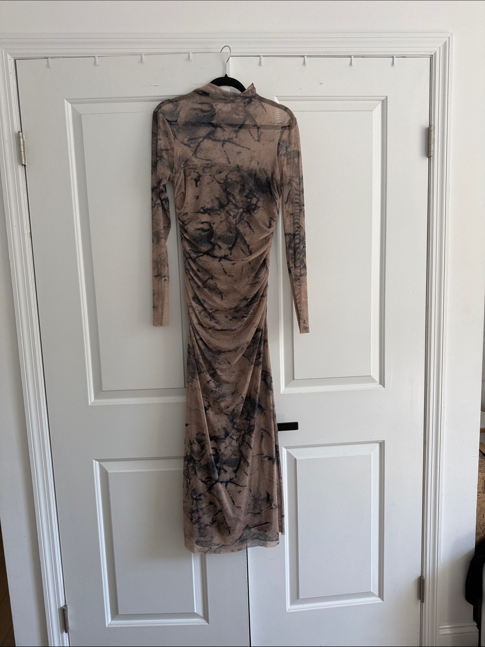 Zara Long Sleeve Ruched Marble-Print Maxi Dress — Taupe/Black